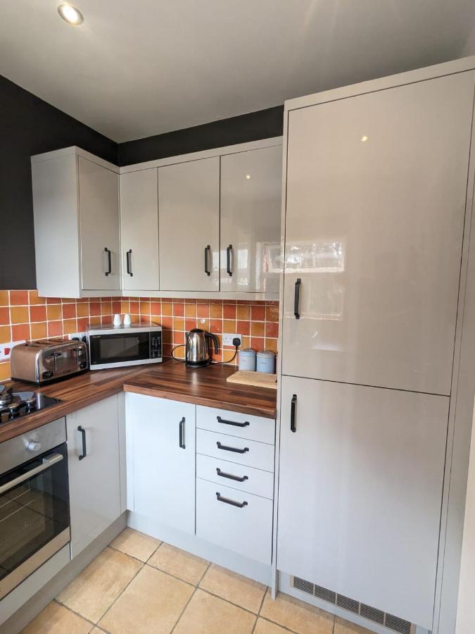 Stylish Modern Apartment, Free Secure Parking Allesley Extérieur photo
